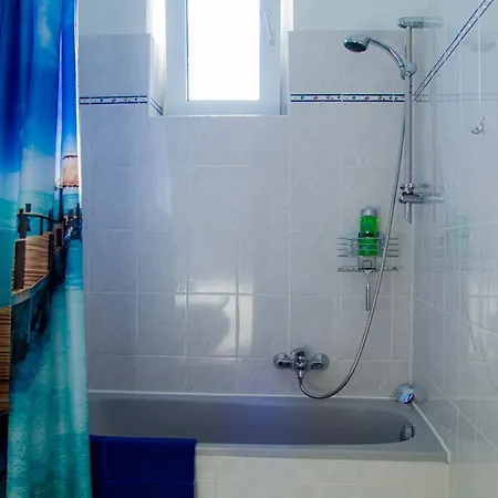 Daire Fuer 4, Mitten In