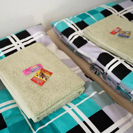 Daire Fuer 4, Mitten In Solingen