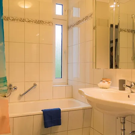 Apartment Fuer 4, Mitten In *